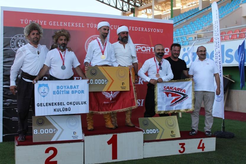 Sivasta düzenlenen Açık Hava Puta Şampiyonası, madalya ve kupa töreniyle sona erdi