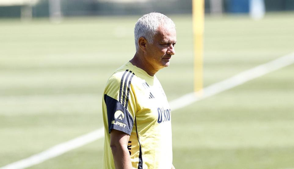 Fenerbahçe Teknik Direktörü Jose Mourinhodan, Galatasaray ve Kerem Aktürkoğlu sorusuna flaş cevap