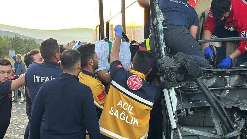 Boluda feci kaza: 1 kişi hayatını kaybetti, 10 kişi yaralandı
