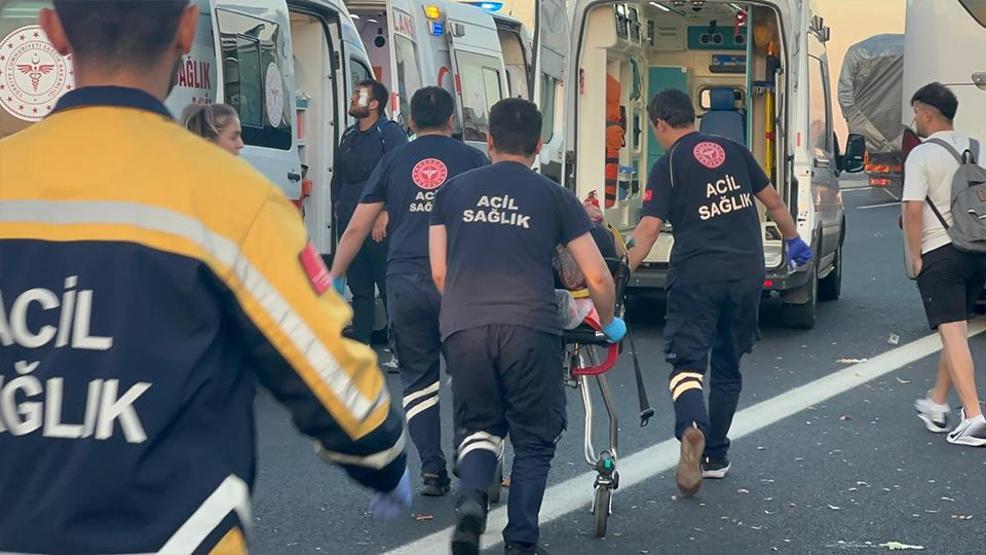Boluda feci kaza: 1 kişi hayatını kaybetti, 10 kişi yaralandı