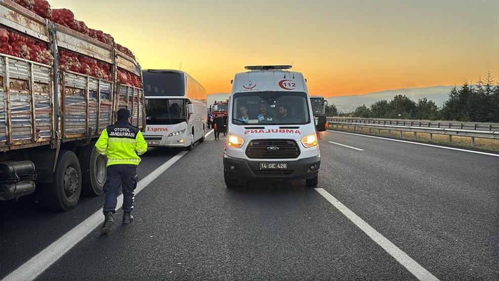 Boluda feci kaza: 1 kişi hayatını kaybetti, 10 kişi yaralandı