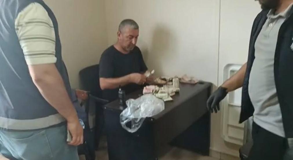 Dilenci değil yürüyen ATM Üzerinden çıkan paranın miktarı şoke etti
