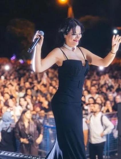 ZARANIN ZAYIFLAMA SIRRI Tam 16 kilo verdi Meğer ünlü şarkıcı fazlalıklarından bu diyetle kurtulmuş