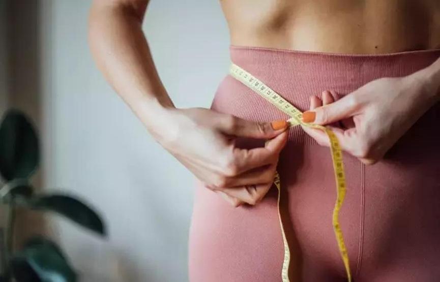 ZARANIN ZAYIFLAMA SIRRI Tam 16 kilo verdi Meğer ünlü şarkıcı fazlalıklarından bu diyetle kurtulmuş