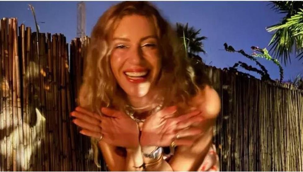 Sinem Kobal 38 Yaşına Bastı Doğum Günü Paylaşımlarına Sanal Medyada Büyük İlgi