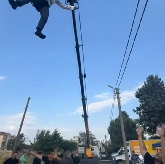 Eğlence mi işkence mi Damadı vinçle kaldırıp çiftetelli oynattılar