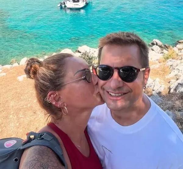 Pınar Altuğun Yoga Paylaşımına Yorum Yağdı: Yağmur Bey Kıskanmıyor Mu