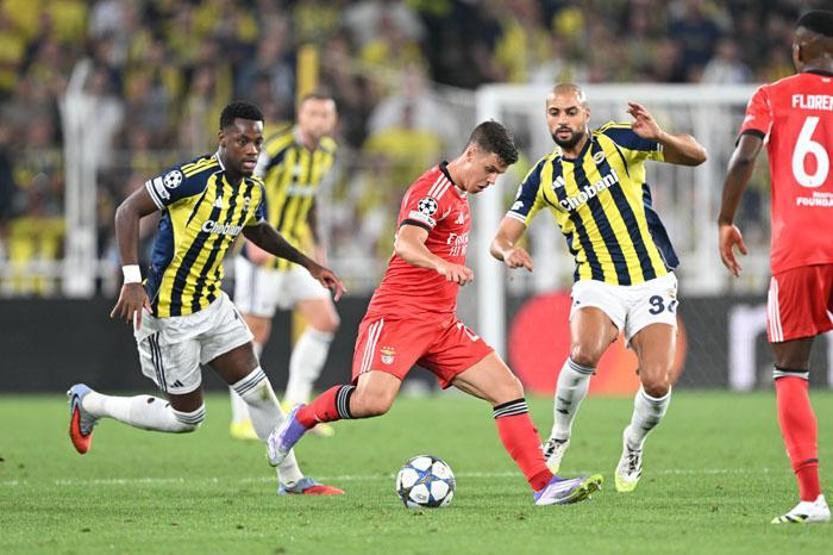 Fenerbahçe, turu rövanşa bıraktı Mourinhoya eleştiri: Birisi rakibin 10 kişi kaldığını söylesin