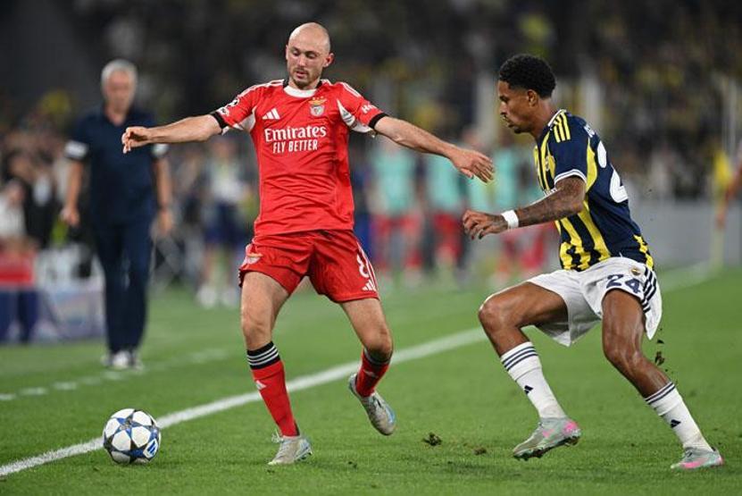Fenerbahçe, turu rövanşa bıraktı Mourinhoya eleştiri: Birisi rakibin 10 kişi kaldığını söylesin