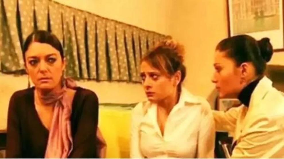 Asmalı Konak Oyuncuları Çeyrek Asır Sonra Bir Araya Geldi: Zamanı Büktük