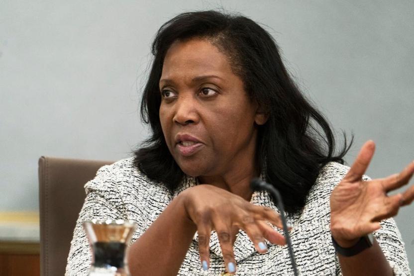 Trump, FED yetkilisi Cooku görevden aldı