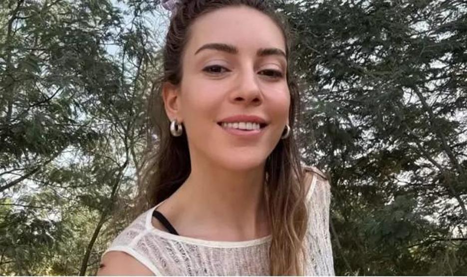 Sinem Kobal, Bikiniyle Tatil Pozu Paylaştı Mükemmel Fiziğiyle Büyüledi