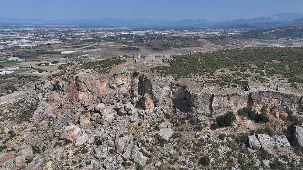 6 MEDENİYETLİK SIR Helenistik’ten Osmanlı’ya: Sillyon’un gizemli ana caddesi keşfedildi
