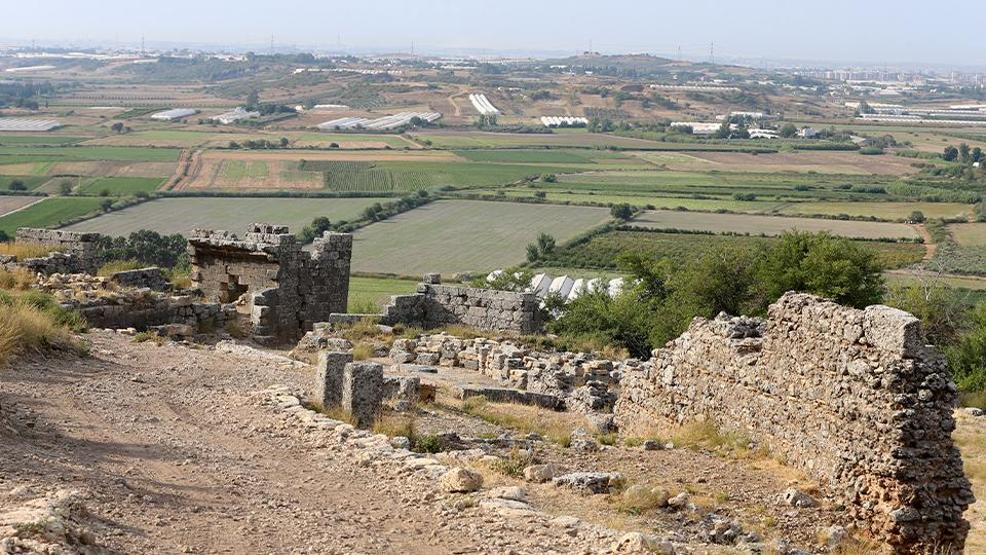 6 MEDENİYETLİK SIR Helenistik’ten Osmanlı’ya: Sillyon’un gizemli ana caddesi keşfedildi
