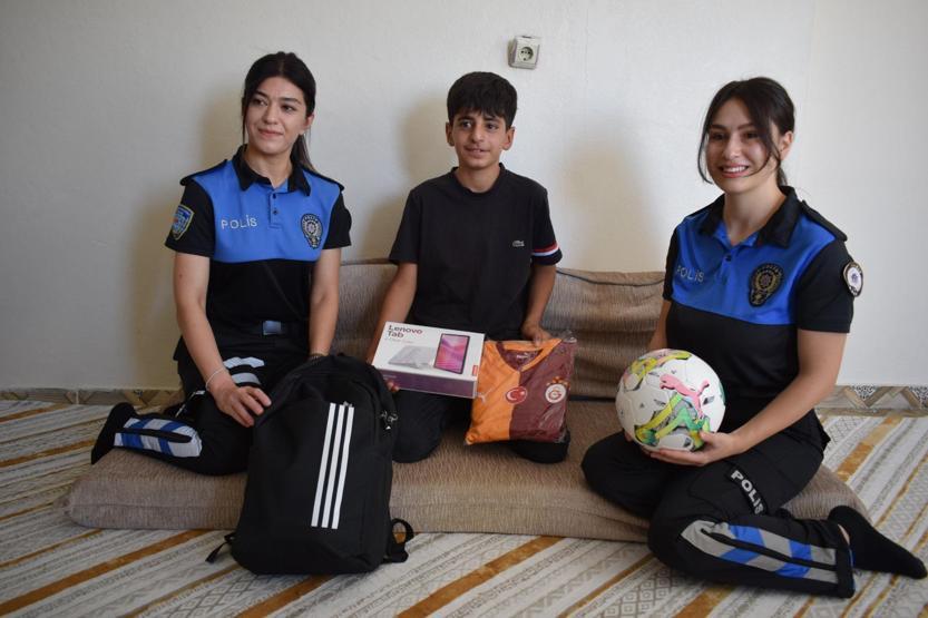 Çöpün yanında bulduğu 1,6 milyon liralık altını polise teslim etti