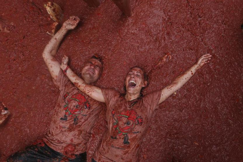 İspanya Sokakları Kırmızıya Döndü: 120 Ton Domates Havada Uçuştu 80 Yıllık Kavga, Nasıl Geleneğe Dönüştü La Tomatina’dan Görüntüler...
