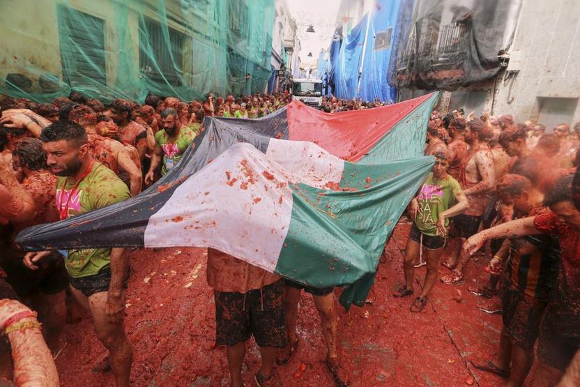 İspanya Sokakları Kırmızıya Döndü: 120 Ton Domates Havada Uçuştu 80 Yıllık Kavga, Nasıl Geleneğe Dönüştü La Tomatina’dan Görüntüler...