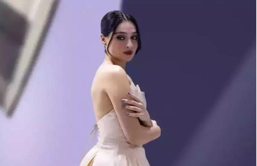 Cemre Baysel’den İmaj Değişikliği: Güller ve Günahlar İçin Yeni Saç Rengi Beğeni Topladı