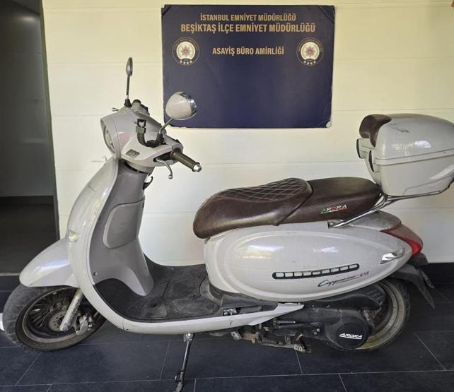 Beşiktaşta akılalmaz hırsızlık: Gözüne kestirdiği motoru nakliyeciye çaldırttı O anlar kameralara yansıdı