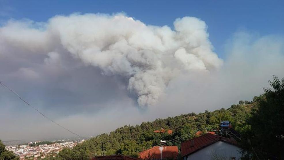 Denizlide orman yangını 2 mahalle boşaltıldı