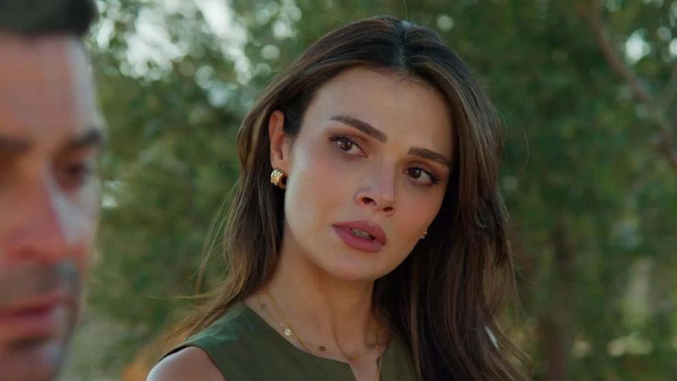 Uzak Şehirde Cihan ve Alya El Ele Yeni Sezon Tanıtımına Damga Vuran Sözler: Bu Mezarda Yatan Boran Albora Değil, Benim Kocam