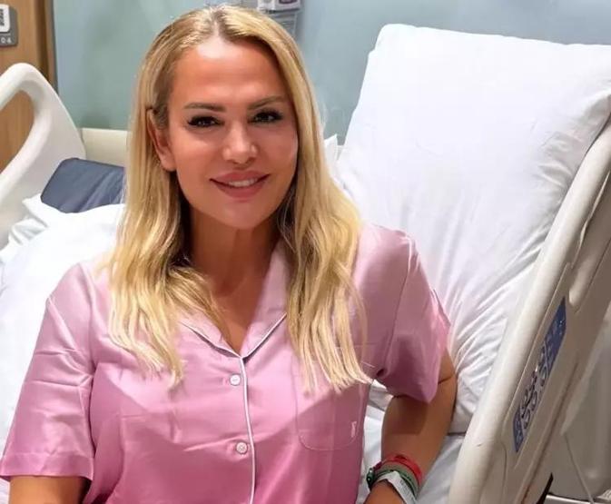 Ameliyat Olan Nagihan Karadereye Bir Zarf Dolusu Altın Sürprizi Şoklar İçerisindeyim, Böyle Bir Şey Görmedim