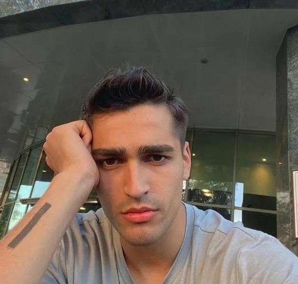 Yalı Çapkınının Feritiydi Mert Ramazan Demir, tenis turnuvasında birinci oldu