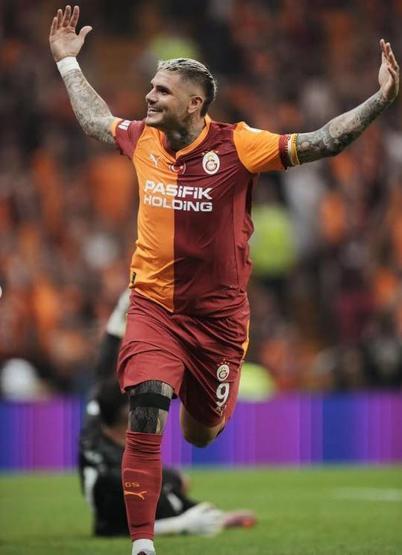 Galatasarayın yıldızı Icardi ile sevgilisinin aşk yuvası Boğaz manzaralı lüks evini gören hayran kaldı: Şimdi Wanda Nara düşünsün