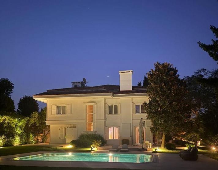 Galatasarayın yıldızı Icardi ile sevgilisinin aşk yuvası Boğaz manzaralı lüks evini gören hayran kaldı: Şimdi Wanda Nara düşünsün