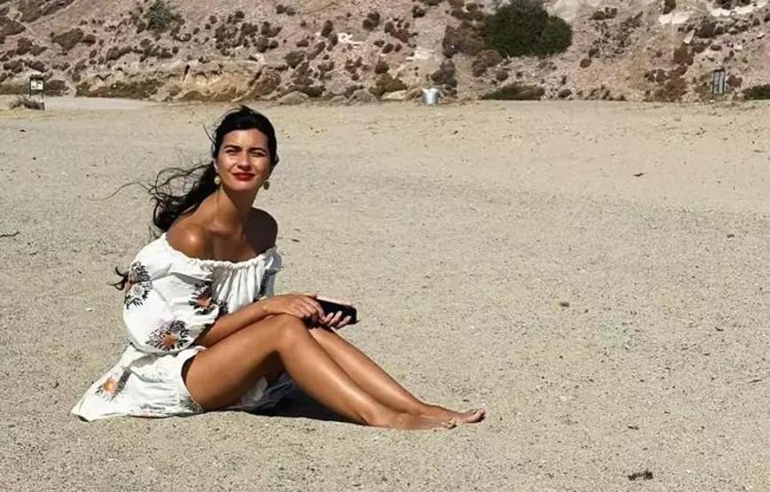 Tuba Büyüküstün Setten Paylaştı. Gözlerimde Yaş, Kalbimde Sızı...