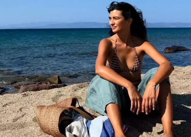 Tuba Büyüküstün Setten Paylaştı. Gözlerimde Yaş, Kalbimde Sızı...