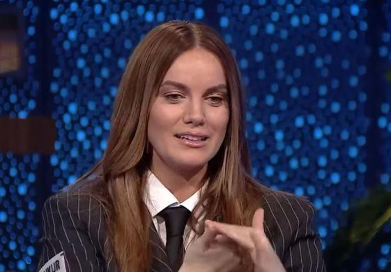 A Milli Takımın yıldızı Merih Demiralın eşi güzelliğiyle görenleri büyüledi Heidi Yenge herkesi solladı