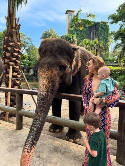 A Milli Takımın yıldızı Merih Demiralın eşi güzelliğiyle görenleri büyüledi Heidi Yenge herkesi solladı