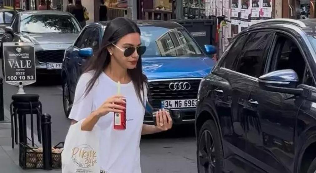 Arda Turanın eşi Aslıhan Doğan Turan Yüzüğüyle Göz Kamaştırdı Fiyatı ise Dudak Uçuklattı