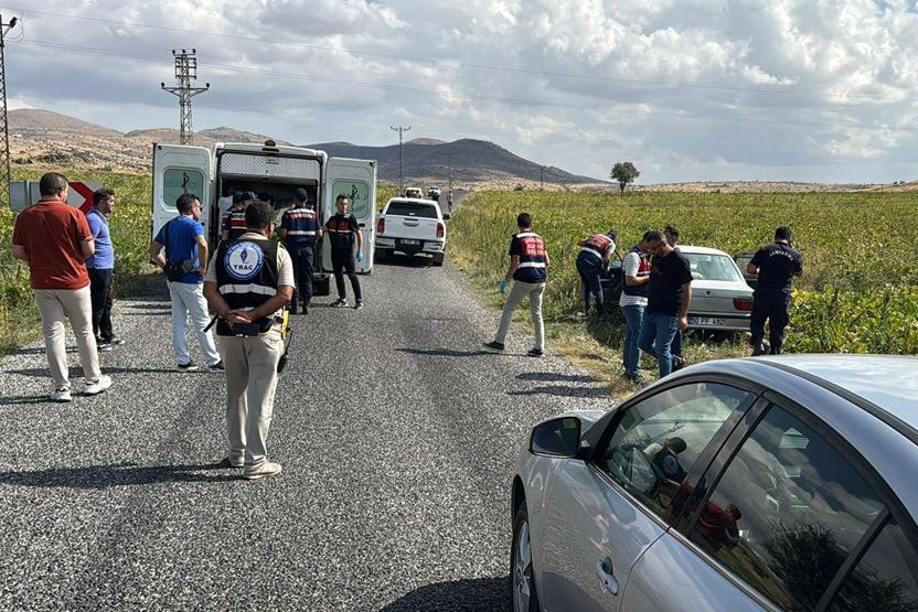 Kanlı pusu Aracın önünü kesip iki kardeşi öldürdüler