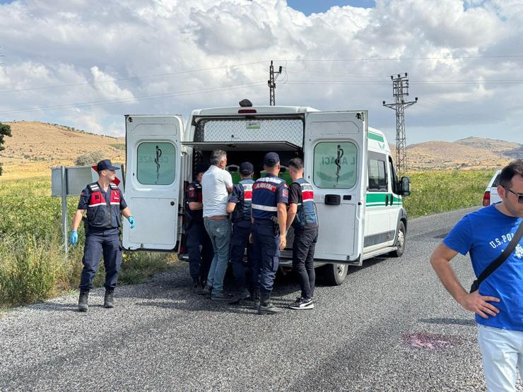 Kanlı pusu Aracın önünü kesip iki kardeşi öldürdüler