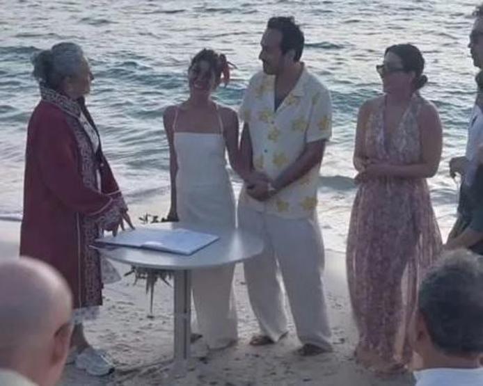 Sessiz sedasız gelin oldu Ceren Moray Doğu Orcan çiftinin mutluluğuna beğeni yağdı