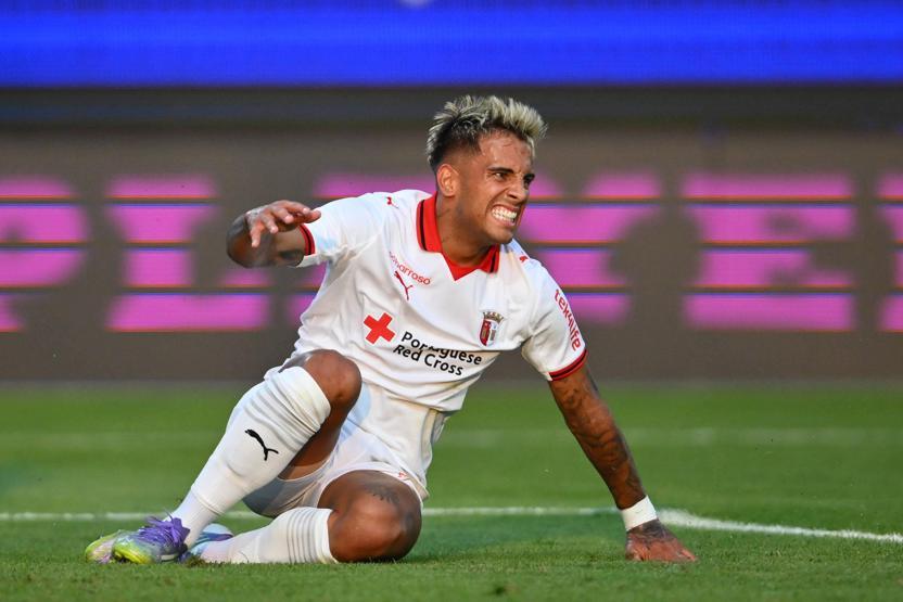 Yıldız orta saha, Fenerbahçeden telefon bekliyor Transferde son dakika sürprizi...