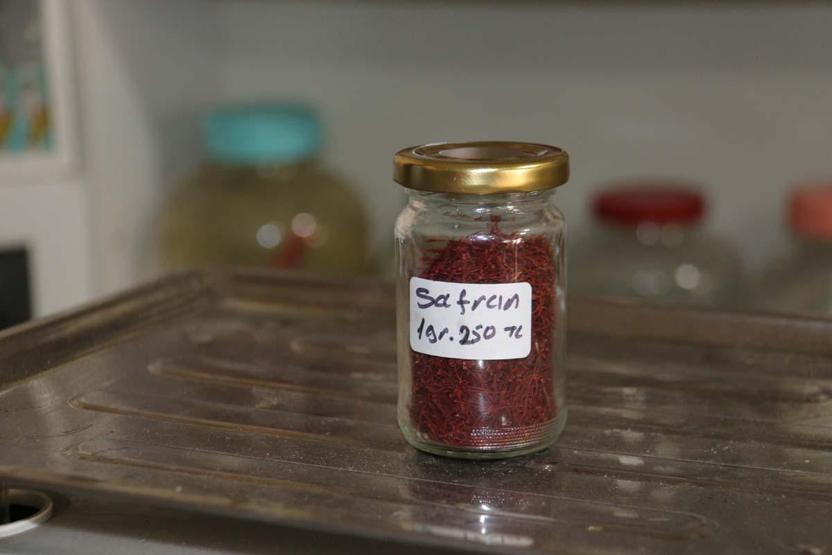 Kilosu 250 Bin Lira Ama Sahtesi Her Yerde Aman Dikkat Safran Diye Mısır Püskülü Yiyor Olabilirsiniz 26 Yıllık Aktardan Gerçek Safranı Anlamanın Tek ve En Kolay Yolu