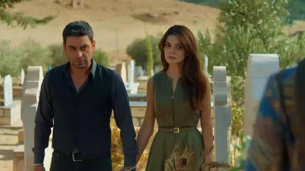 Uzak Şehirin Alyası Sinem Ünsal aşka geldi Berk Cankata olan özlemini böyle dile getirdi