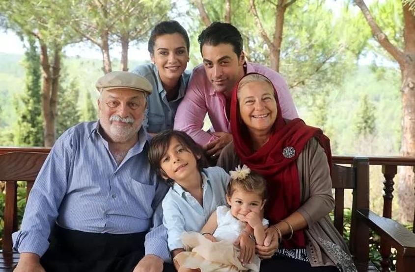 Arka Sokakların Barışı Sarp Levendoğlunun eski eşi bakın kim çıktı Meğer aynı dizide oynamışlar