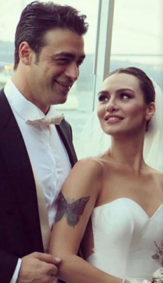 Arka Sokakların Barışı Sarp Levendoğlunun eski eşi bakın kim çıktı Meğer aynı dizide oynamışlar