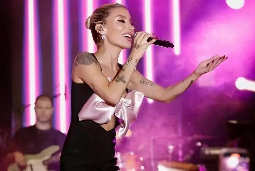 İrem Derici Kafasındaki 40 Dikişle Sahnede Kafam Kemiğime Kadar Açıldı