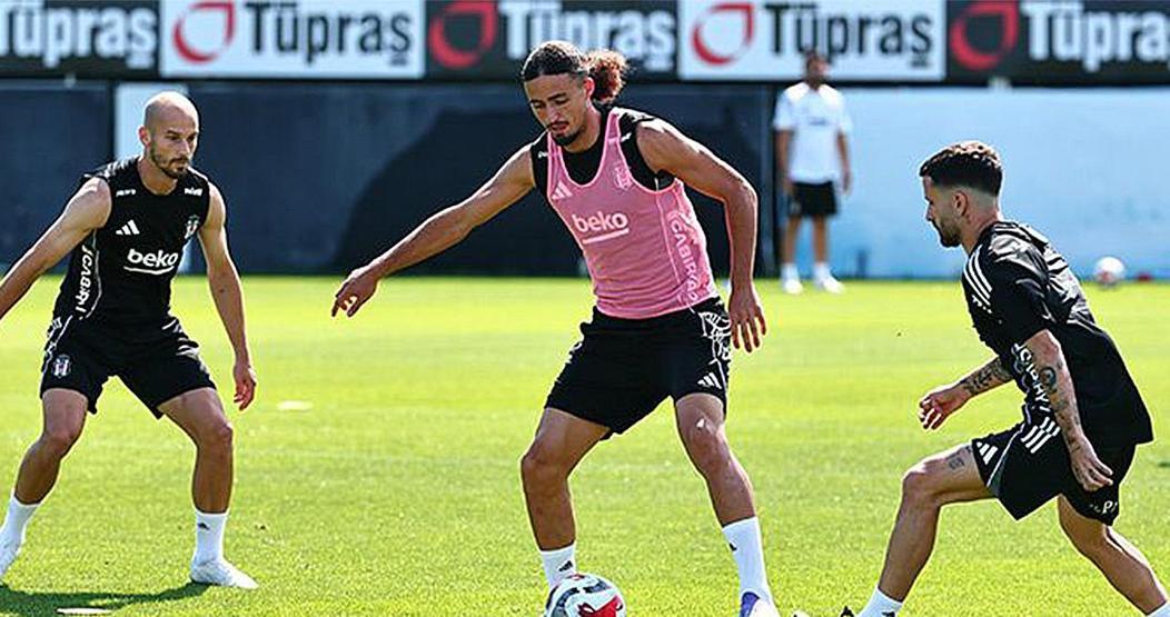 Beşiktaşta yol ayrımı Genç oyuncunun menajeri İstanbula geldi...