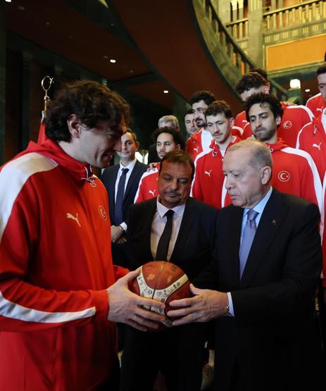 Cumhurbaşkanı Erdoğan, A Milli Basketbol Takımını kabul etti