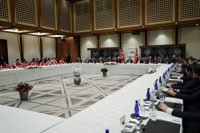 Cumhurbaşkanı Erdoğan, A Milli Basketbol Takımını kabul etti