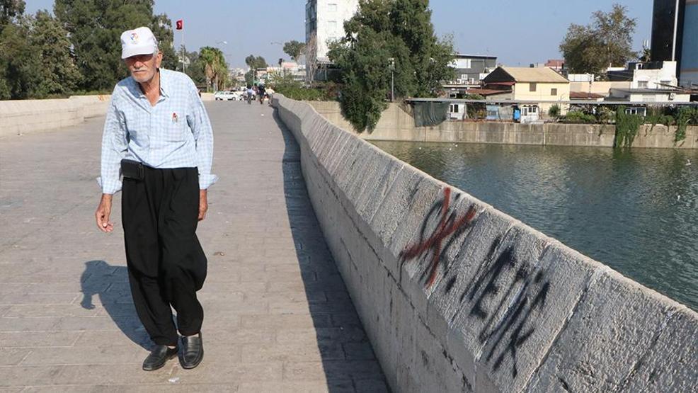 16 asırlık tarihe saygısızlık: Roma döneminden kalma köprüyü karalama tahtasına çevirdiler