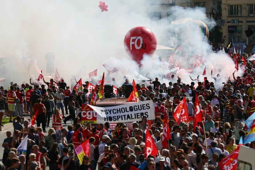 Fransızlar bugün sokağa çıkıyor Büyük eylem hazırlığı: Ülke genelinde yüz binlerce kişi eylem yapacak