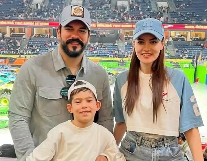 Fahriye Evcen Siyahlar İçinde Yeni Pozlarına Hayranlarından Büyük İlgi