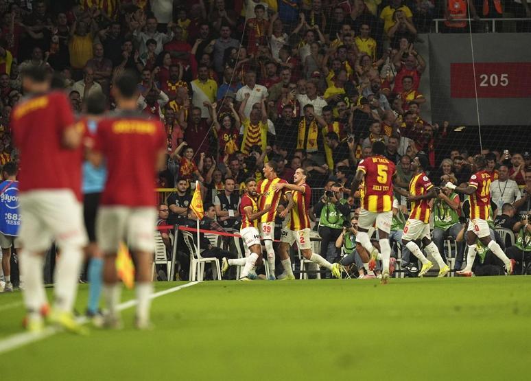 Nihat Kahveciden Beşiktaşın yıldızına sert eleştiri: Top oynamayı unutmuş